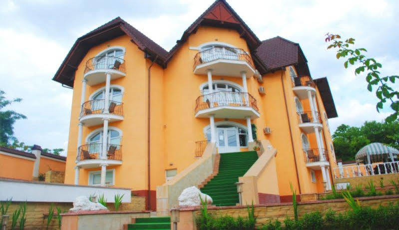 Shadow Boutique Hotel & Spa Chisinau Bagian luar foto