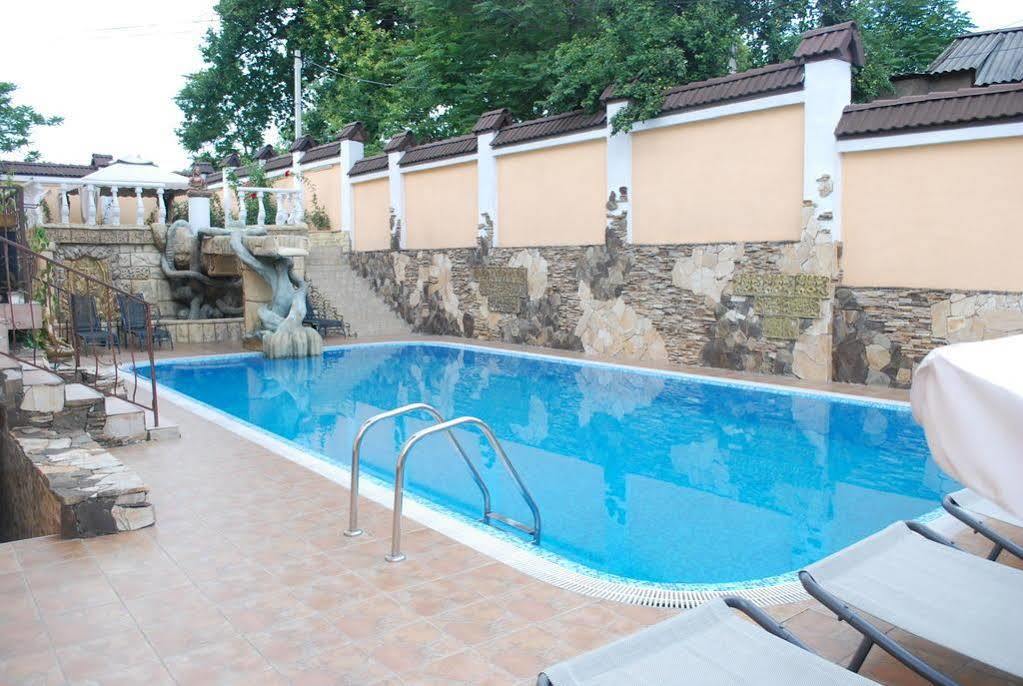 Shadow Boutique Hotel & Spa Chisinau Bagian luar foto